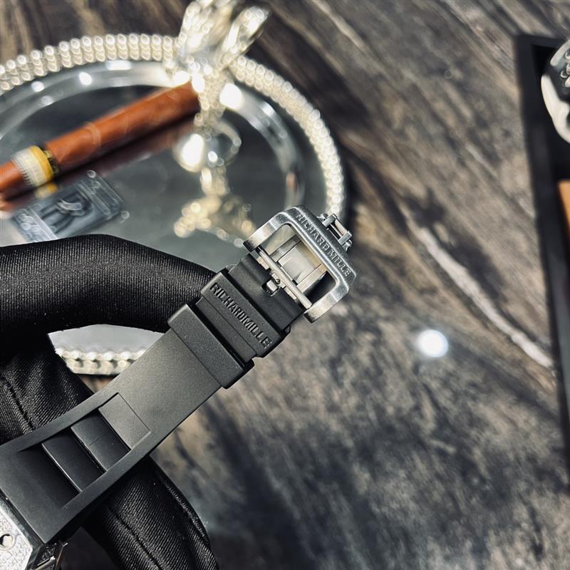 202457162355475 1800